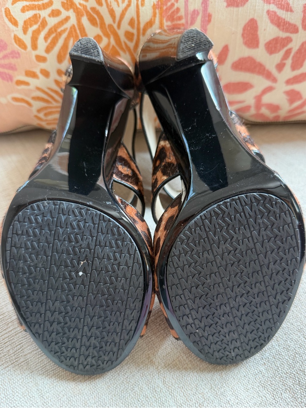 MICHAEL Michael Kors Berkley T-Strap Leopard Haircalf Heels. Women's Size: 6.5 - Picture 10 of 11